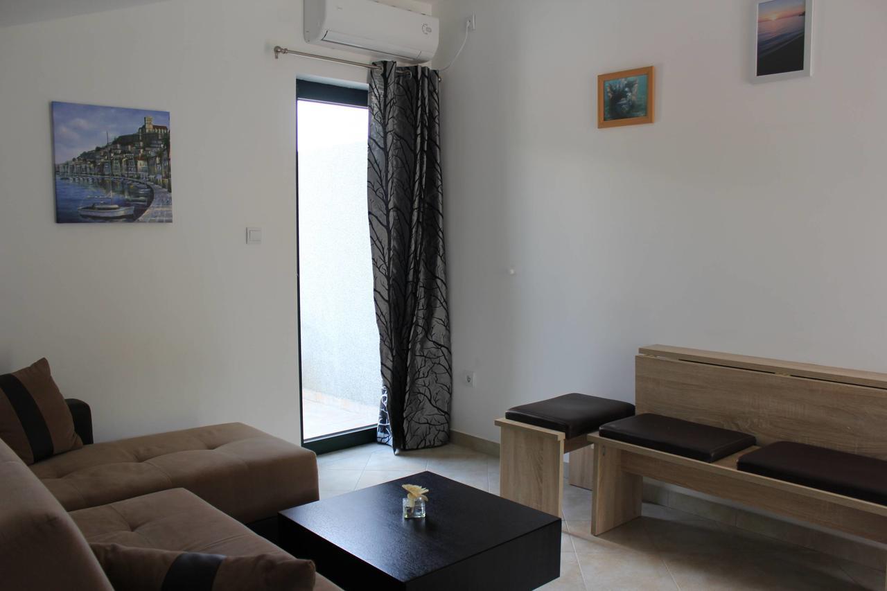 Apartments 4 Sailors Kamenari Exterior photo
